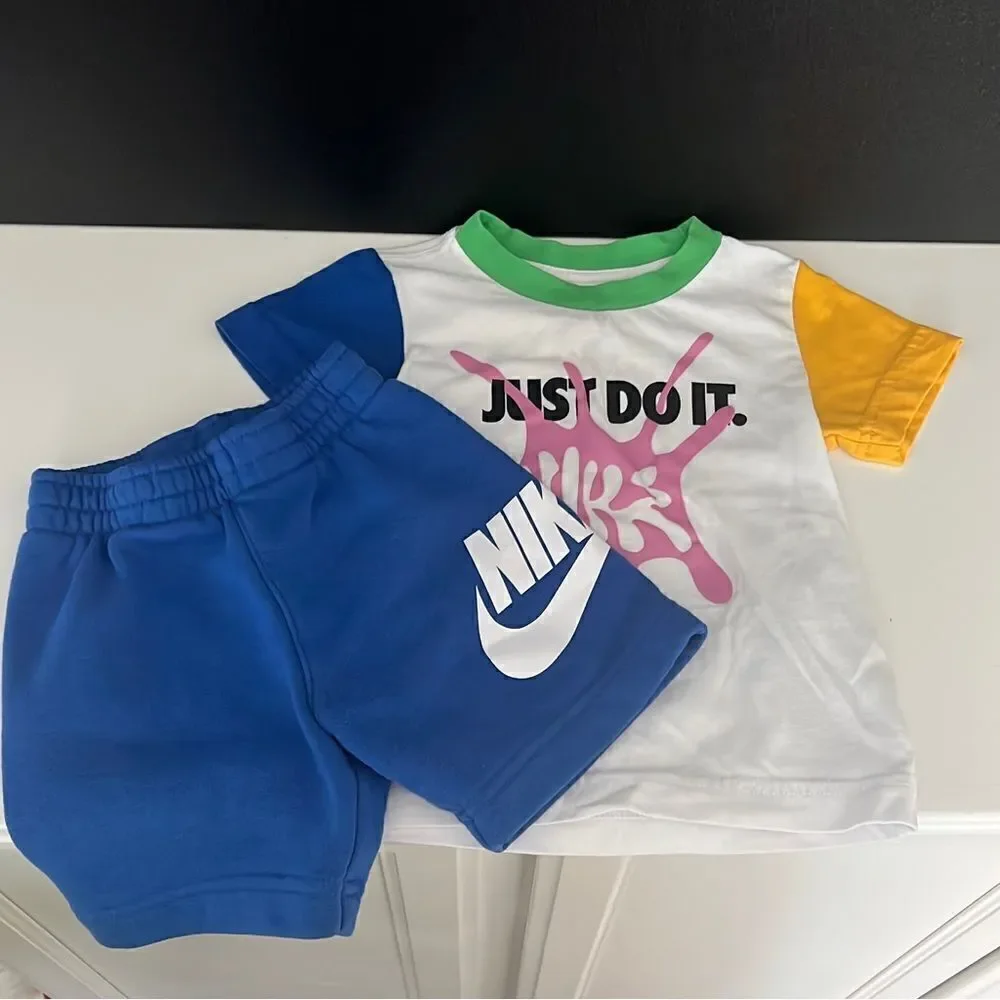 Nike 2 Piece Set